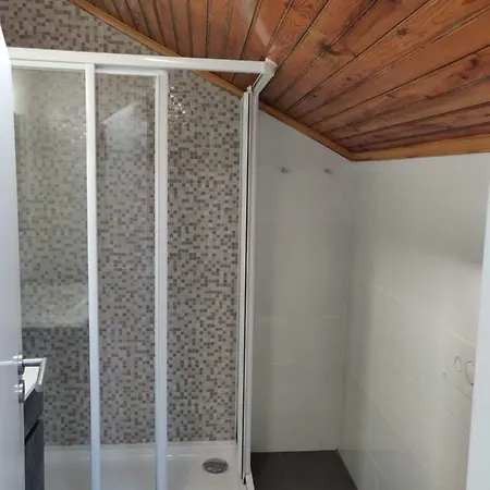 Albergue Stone *